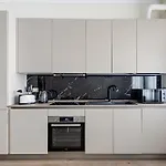 Apartamento Viale Sarca - 2 Bdr Near Metro, Bicocca