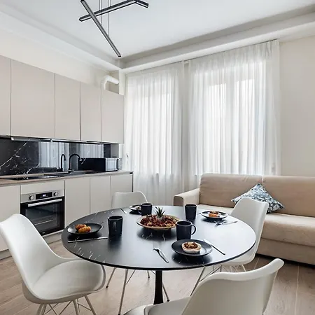 Apartamento Viale Sarca - 2 Bdr Near Metro, Bicocca *