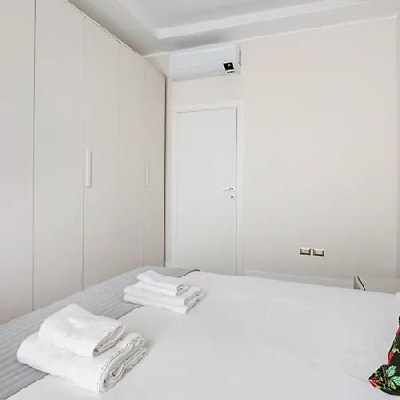Viale Sarca - 2 Bdr Near Metro, Bicocca Apartamento