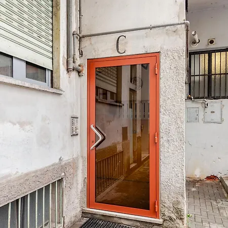 Viale Sarca - 2 Bdr Near Metro, Bicocca דירה *